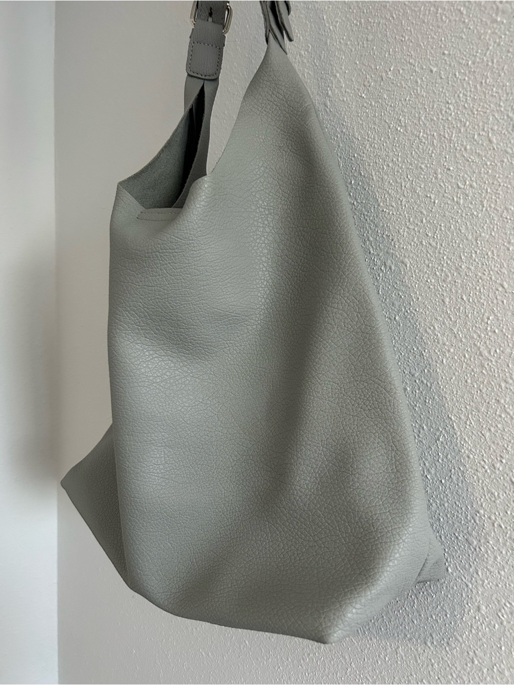 Minimalist Gray Leather Tote Bag - Sleek Everyday Shoulder Bag - Picture 3 of 5